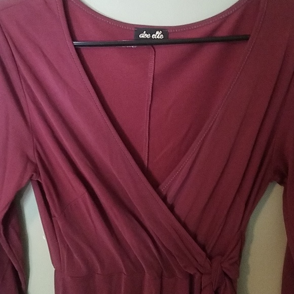 Maroon wrap around dress - Picture 2 of 4